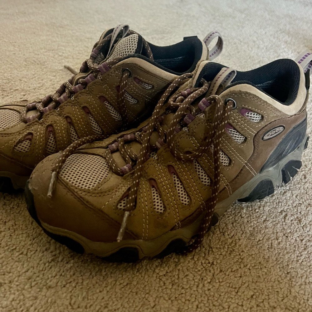 Oboz Women’s Hiking Shoes Size 9.5